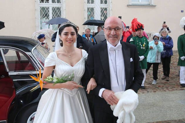 Peri Masalı gerçek oldu! Mersinli Hande Macit Almanya'nın ilk Türk düşesi oldu! - Resim: 3