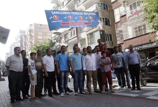 Şanlıurfa’da ilginç AK Parti pankartı - Resim: 1