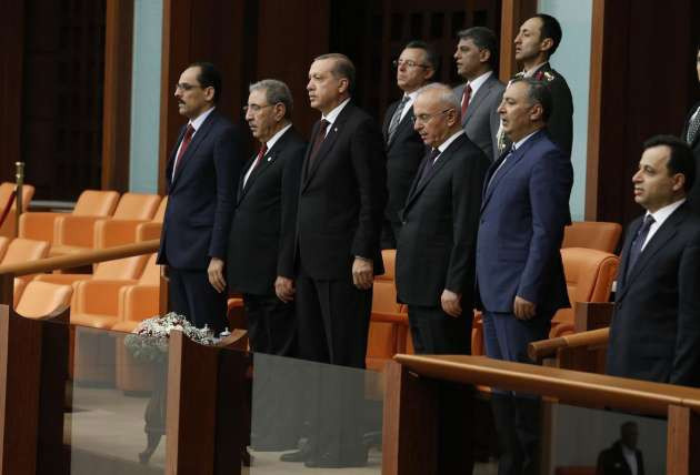 Milletvekilleri yemin ediyor - Resim: 3