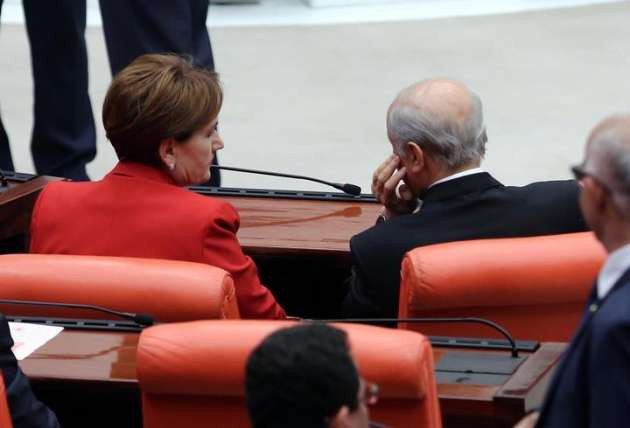 MHP sıralarında dikkat çekici kare! - Resim: 2