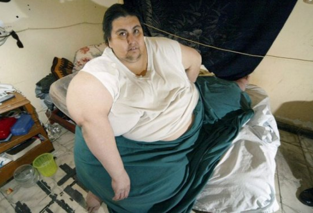 Ağır adamın cenazesi böyle taşındı - Resim: 3