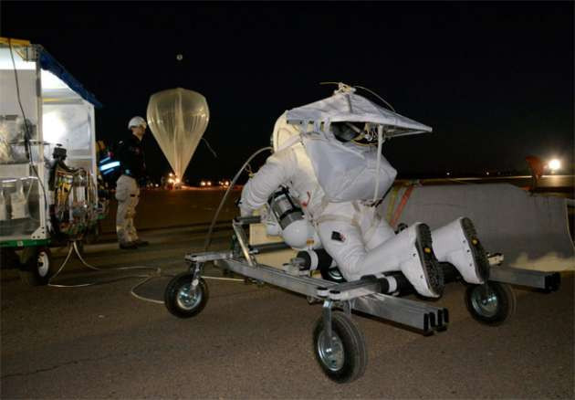 Google patronu uzaydan atladı - Resim: 2