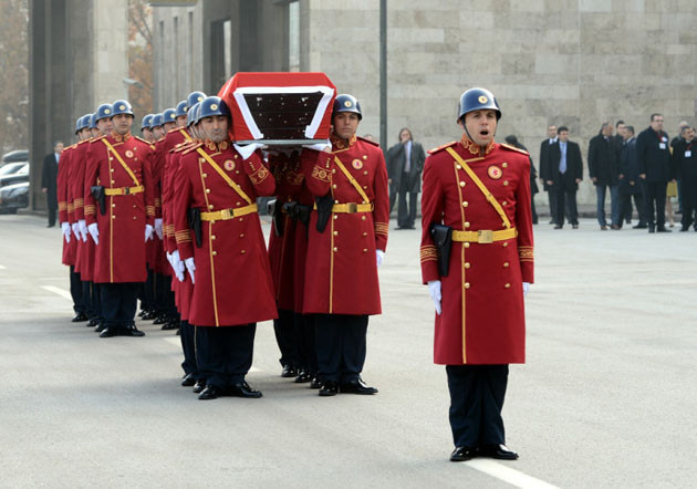 Şerafettin Elçi son yolculuğuna uğurlanıyor! - Resim: 1