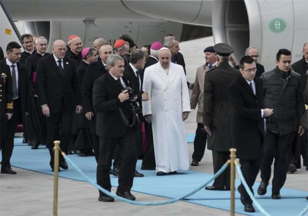 Papa Türkiye'ye böyle geldi... - Resim: 2