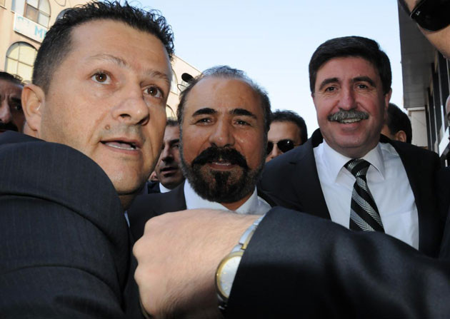 Barzani ve Perver'e Diyarbakır'da çılgın karşılama - Resim: 2