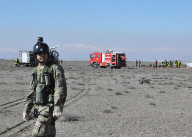 Konya'da F4 askeri uçak düştü! - Resim: 1