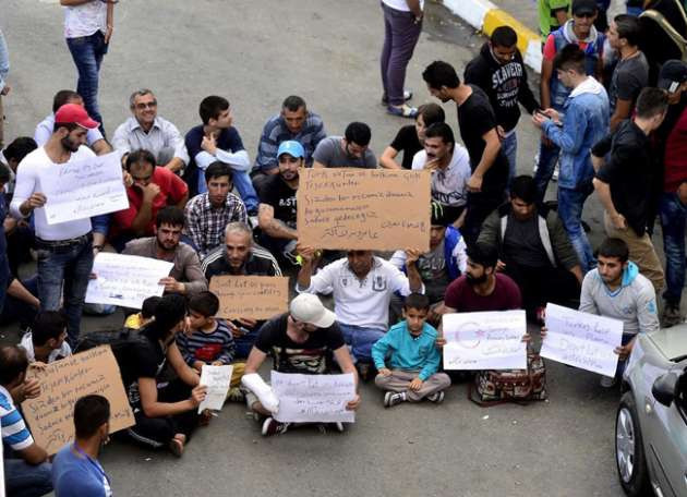 Sığınmacılar Almanya için bekliyor - Resim: 3