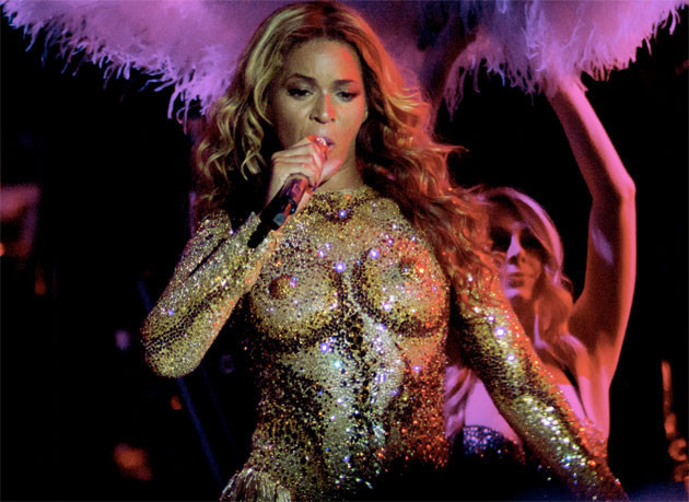 Beyonce bu kıyafetle olay yarattı - Resim: 2