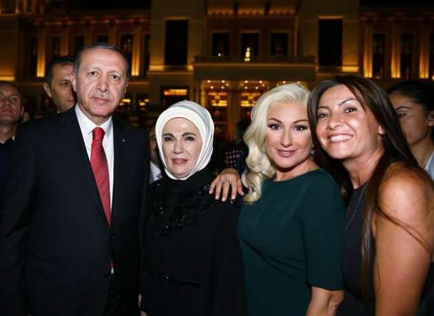 İşte 30 Ağustos Resepsiyonu'na katılan ünlüler!  - Resim: 3