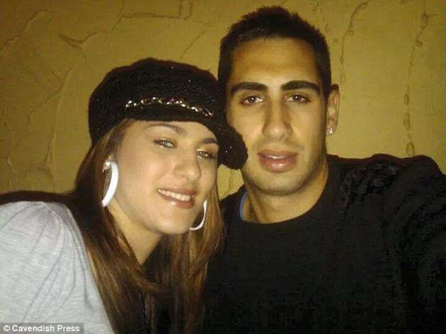 Kız kardeşini açık artırmaya çıkardı - Resim: 1