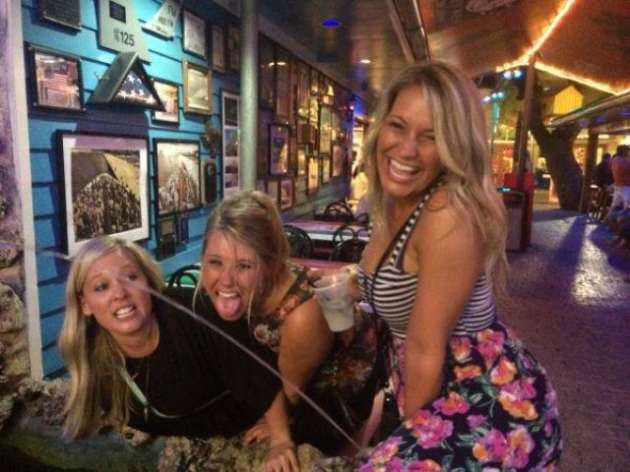 Sarhoş olup cümle aleme rezil olanlar - Resim: 2