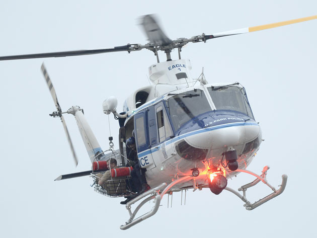 ABD'de donanma üssünde silahlı saldırı - Resim: 1