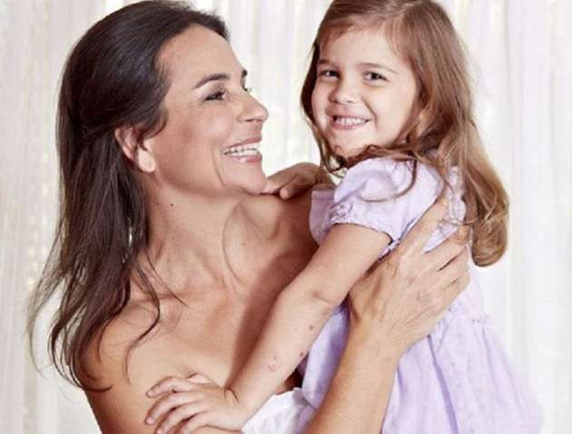 7 yaşındaki kızını hala emziriyor - Resim: 3