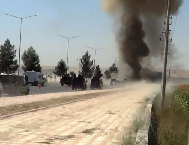 Bomba yüklü otomobil patlatıldı! - Resim: 3