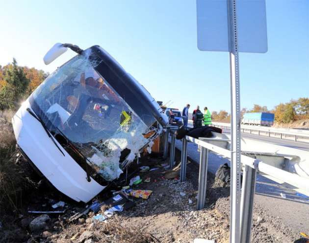 Eskişehir'de öğrencileri taşıyan otobüs devrildi - Resim: 3