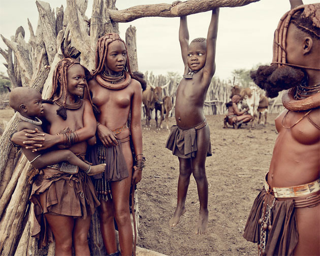 Bu kadınlar çıplak geziyor çünkü... - Resim: 1