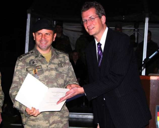 Alman Cumhurbaşkanı'ndan Türk komutana madalya - Resim: 3