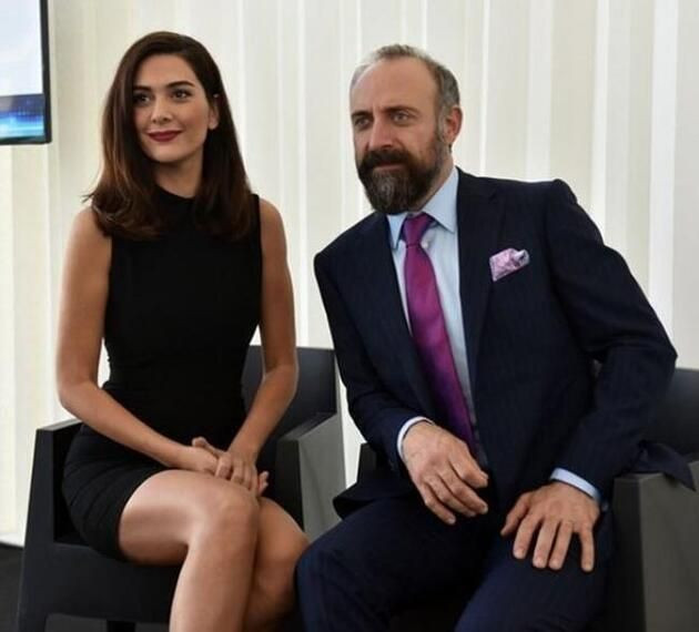 Hamile olan Bergüzar Korel ve Halit Ergenç kesenin ağzını ikinci çocukları için açtı - Resim: 1
