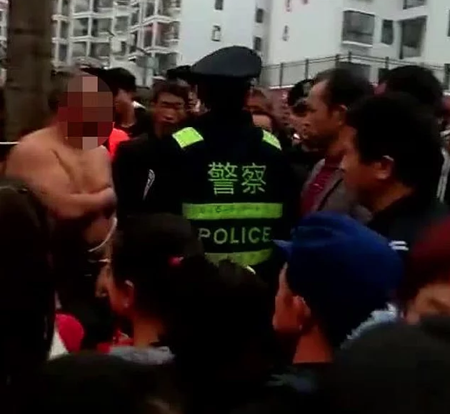 Kocasını başka kadınla bastı öfkeli eş teşhir etti çırılçıplak soyup... - Resim: 2