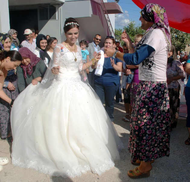 Bu köyde damat olmak cesaret işi - Resim: 4