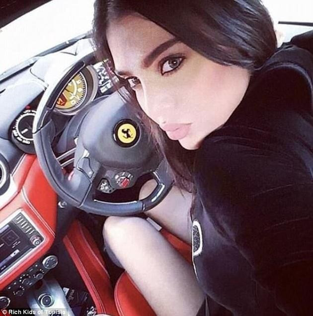 Tunus'un zengin çocukları sosyal medyayı sallıyor - Resim: 1