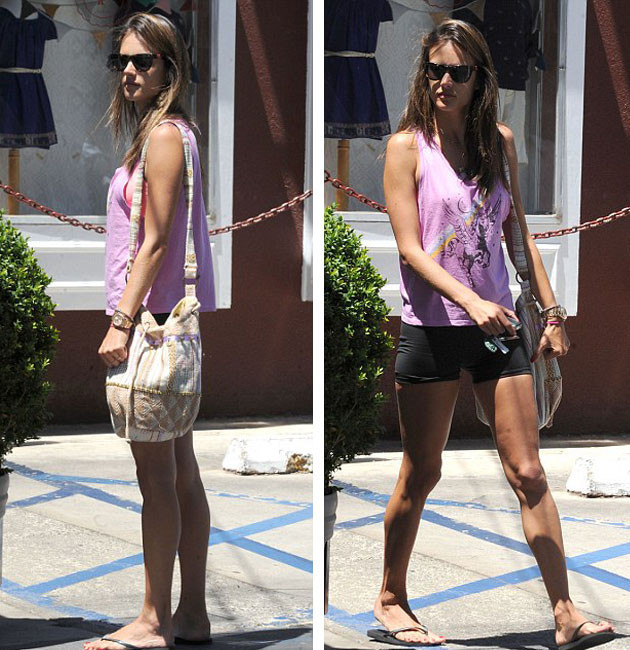 Ünlü model çiçekçide kameralara yakalandı - Resim: 2