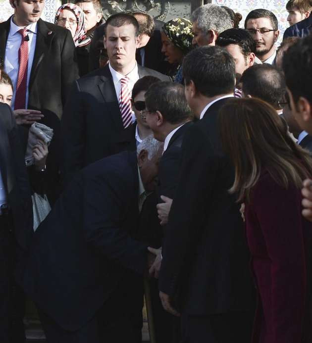 Tunceli'de ilginç el öpme diyaloğu - Resim: 4