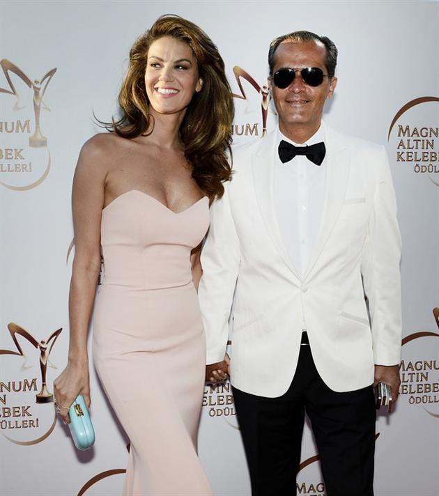 Bekarlık dönemini noktaladı! Yeni sevgilisiyle ilk kez el ele - Resim: 2