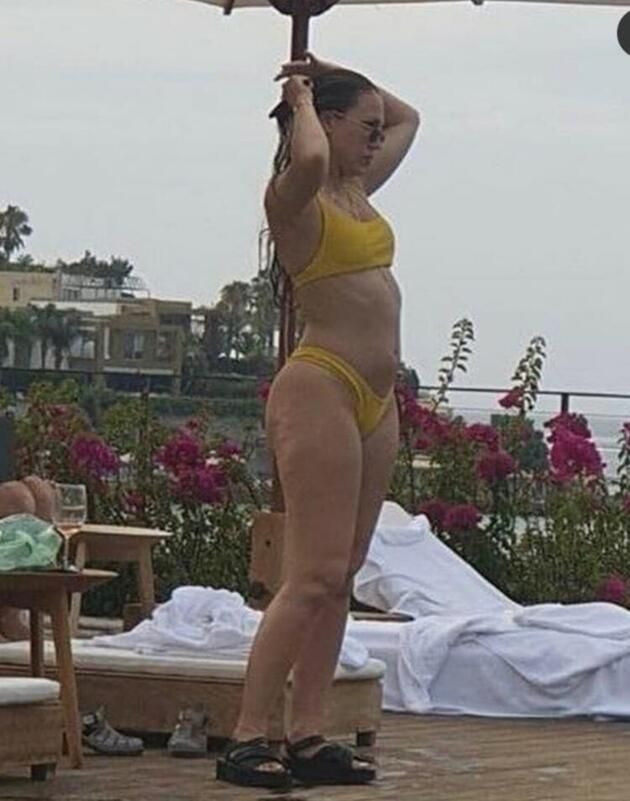 Duygu Özaslan fazla kilolarından kurtuldu süper minisiyle verdi - Resim: 2