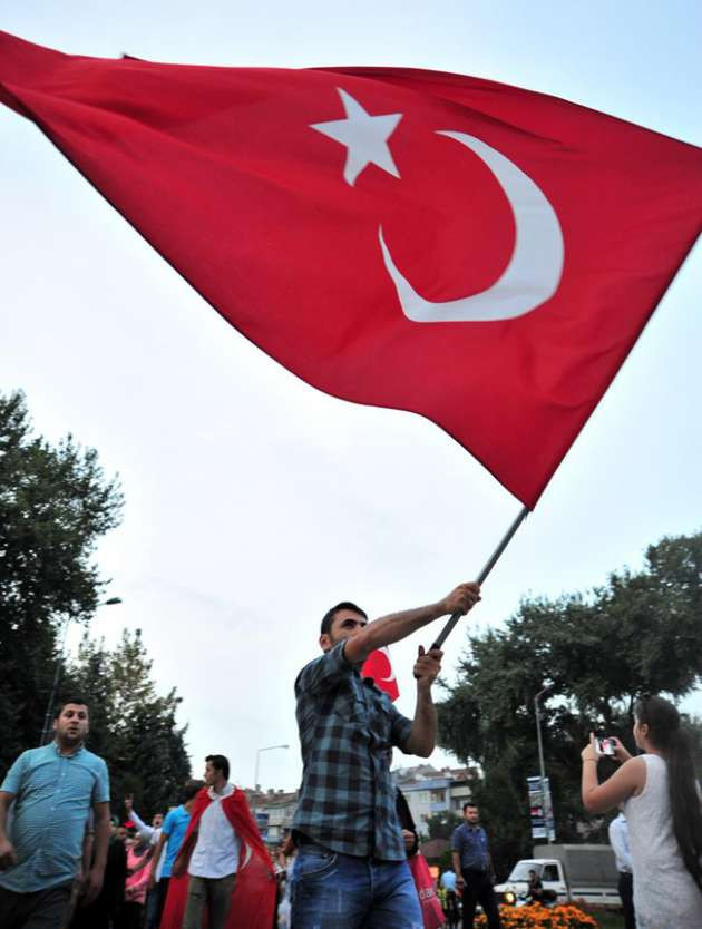 Terör saldırısı insanları sokağa döktü - Resim: 1