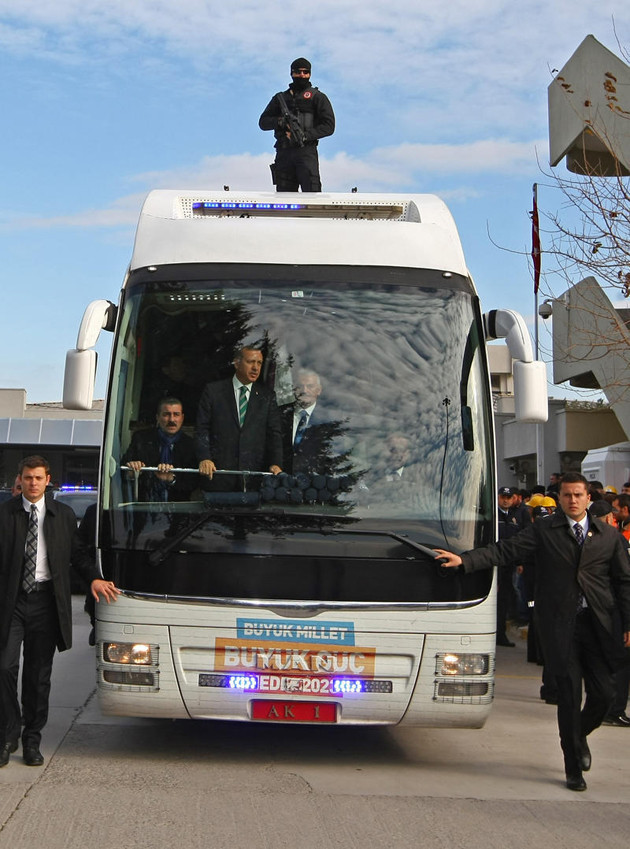 İzmir'de 12 başkan adayı daha açıklandı - Resim: 2