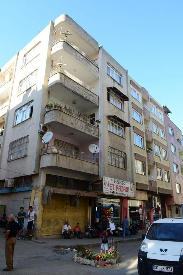 Ahmet Atakan´ın düştüğü bina - Resim: 1