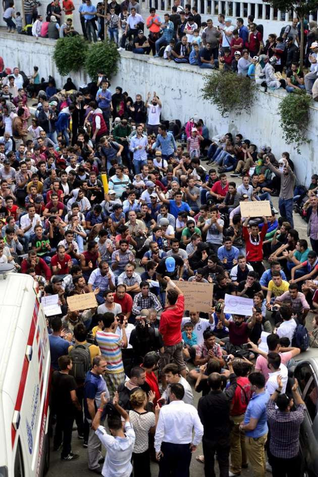 Sığınmacılar Almanya için bekliyor - Resim: 4