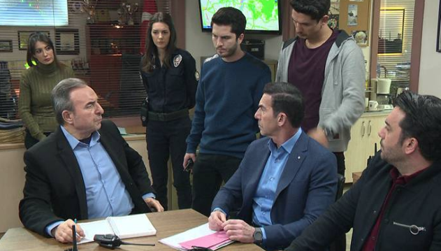 Arka Sokaklar'ın yıldızı kolları sıvadı! Bomba bir proje geliyor - Resim: 1