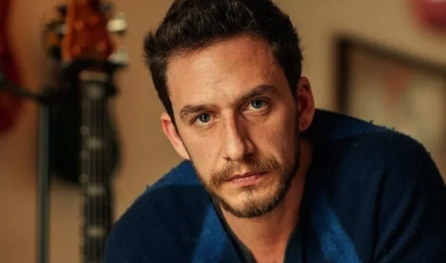 Sezen Aksu'nun oğlu Mithat Can Özer'in son hali herkesi hayrete düşürdü! Bambaşka biri olmuş - Resim: 2