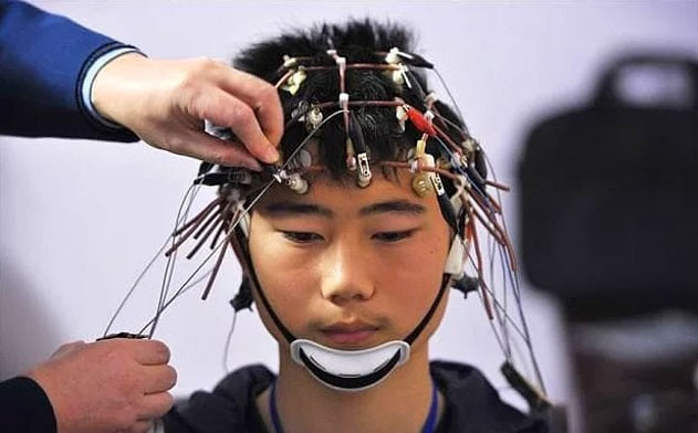 Bu da oldu! USB kablosu ile beyine bilgi yükleyebileceksiniz - Resim: 2