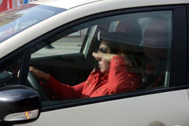 Uçaktan indi havalimanını birbirine kattı - Resim: 1