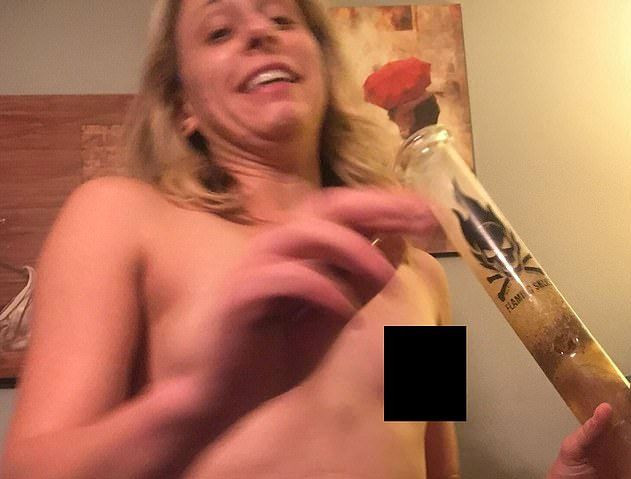 Kadın ve erkek danışmanıyla cinsel ilişkisi çıktı! ABD'yi sarsan çıplak vekil istifa etti - Resim: 2