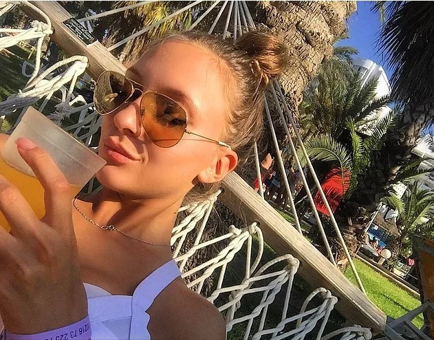 Dünyanın en güzel orta hakemi! - Resim: 3