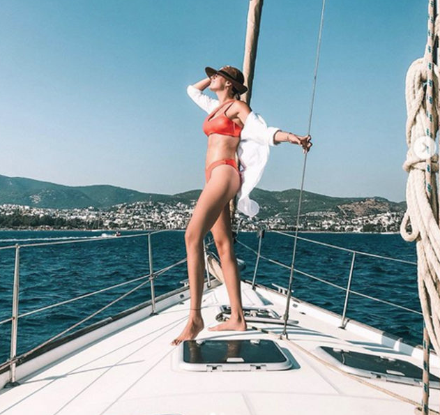 Uyuşturucu ticaretiyle suçlanıyordu! Gizem Karaca'nın bikinili pozu olay oldu - Resim: 2