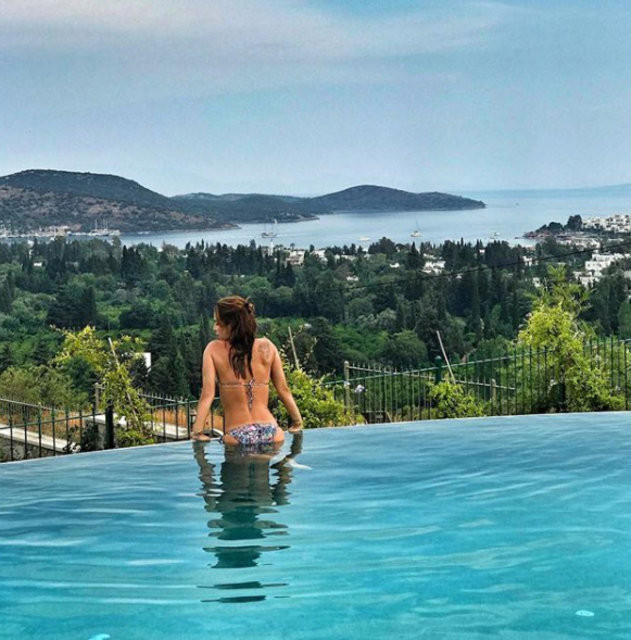 Irmak Ünal'dan tatil  pozu - Resim: 1