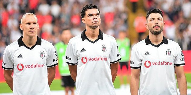 Beşiktaş'ta deprem! 'Sakatım' deyip deplasmana gitmedi - Resim: 1