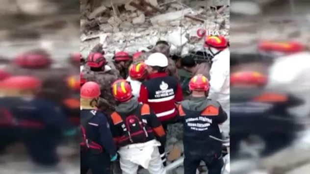 Hatay'da depremin 278'inci saatinde enkazdan kurtarıldı - Resim: 0