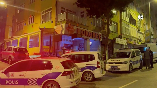 Üsküdar'da kapı önüne çöp dökme kavgasınde 1 kişi hayatını kaybetti - Resim: 0