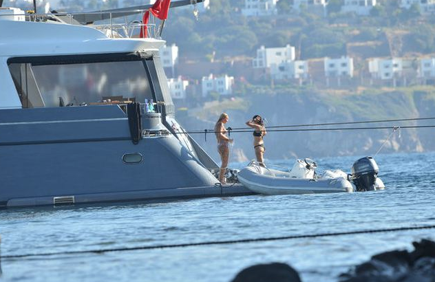 Pınar Altuğ'un keyfi yerinde!  - Resim: 3