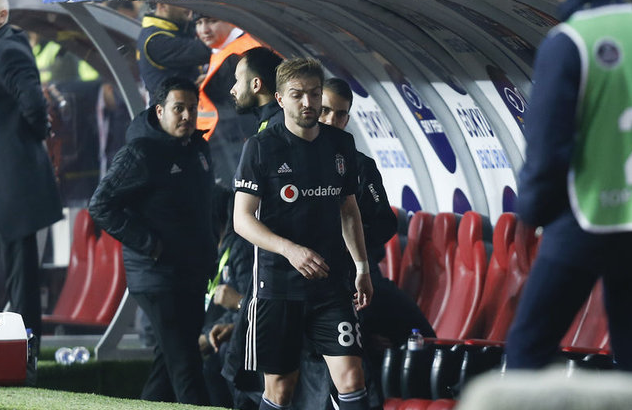 Caner Erkin'den Şenol Güneş'e şok tepki! Küfür edip kulübeye gitti - Resim: 2