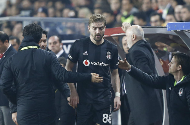 Caner Erkin'den Şenol Güneş'e şok tepki! Küfür edip kulübeye gitti - Resim: 4