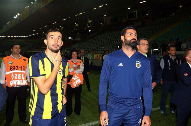Fenerbahçe'de yaşanan kadro dışı operasyonunun sebepleri! - Resim: 4