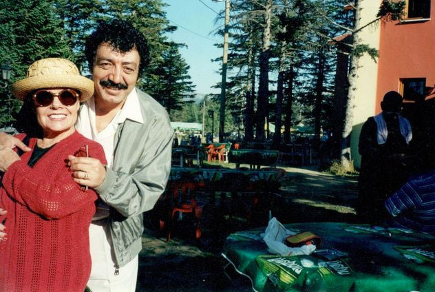 Muhterem Nur ne yapıyor böyle herşey daha çok para için mi? - Resim: 3