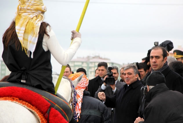 Cumhurbaşkanı Gül bu kıza hayran kaldı! - Resim: 1